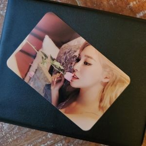 Tiffany Young official photocard
